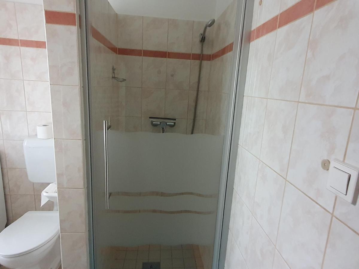 Nyil Apartman Wellnes Debreţin Exterior foto